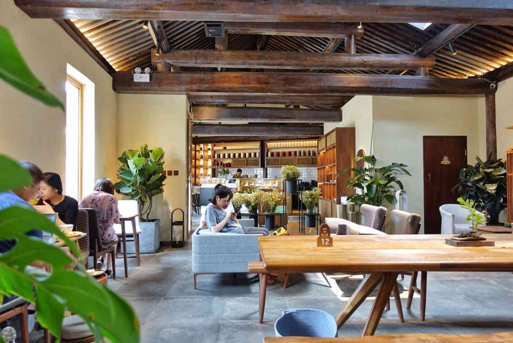 商業(yè)飲食服務(wù)業(yè)發(fā)展中心茶館行業(yè)辦公室倉(cāng)儲(chǔ)服務(wù)優(yōu)化方案